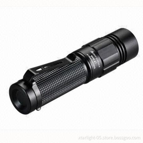 LED flashlight with max 300 lumen for everyday carry